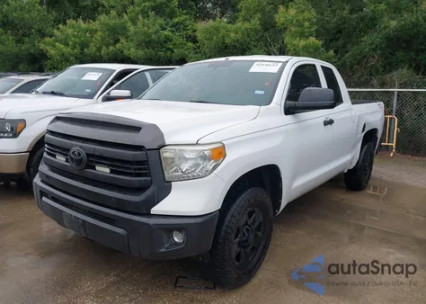 2014 Toyota Tundra Sr 4.6L V8 z USA, uszkodzony, nr VIN 5TFUM5F15EX056338